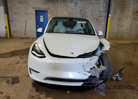 2022 Tesla Model Y from USA, damaged, VIN 7SAYGDEE0NF322191